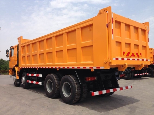 21-30t Capacidad de carga Hombre 7.5 toneladas Eje delantero Shacman 40 metros cúbicos Camión de remate
