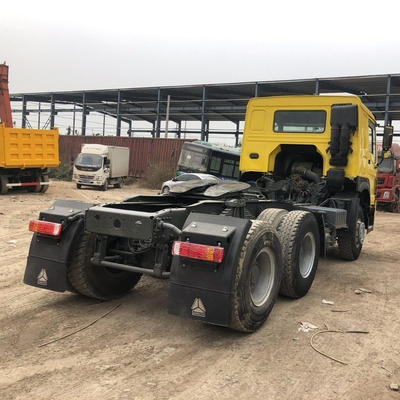 10f 2r Velocidades usadas Sinotruck Tanzania Tractor Head Truck / Prime Mover para el beneficio
