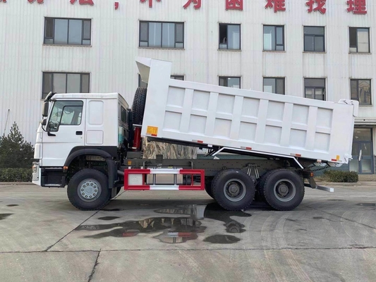 6X4 Sinotruk HOWO 10 neumáticos camión de arena de volumen camión de descarga con tanque de combustible de 300L
