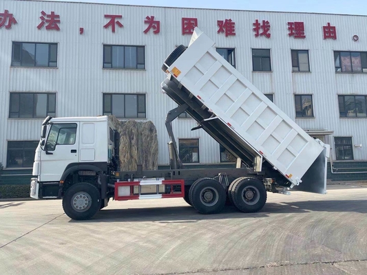 6X4 Sinotruk HOWO 10 neumáticos camión de arena de volumen camión de descarga con tanque de combustible de 300L