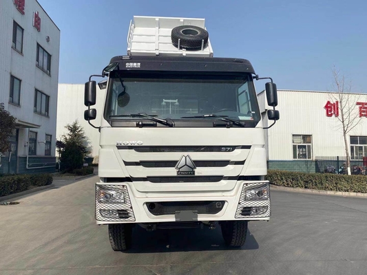 6X4 Sinotruk HOWO 10 neumáticos camión de arena de volumen camión de descarga con tanque de combustible de 300L
