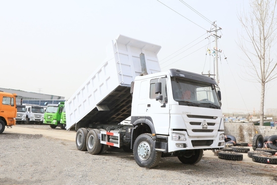 Solicitud personalizada Sinotruck HOWO 6X4 camión de basura usado en Botswana con personalización