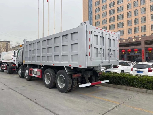 Certificado ISO 12 ruedas 8X4 Sinotruck 40 metros cúbicos camión de remate con eje delantero Hf9