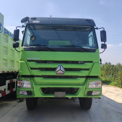 Camión de 15 toneladas en Sinotruk Angola con diseño de neumáticos radiales y capacidad del motor&gt; 8L