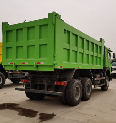 Camión de 15 toneladas en Sinotruk Angola con diseño de neumáticos radiales y capacidad del motor&gt; 8L