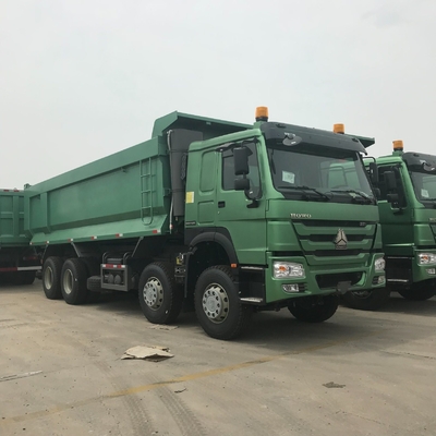 30cbm Sinotruk HOWO Condición 8X4 Camión de remate para el transporte de piedra grande y arena