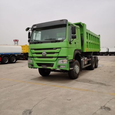 Camión cisterna de combustible de 300L Sinotruck HOWO 6X4 Camión cisterna de 10 ruedas para sus necesidades de construcción