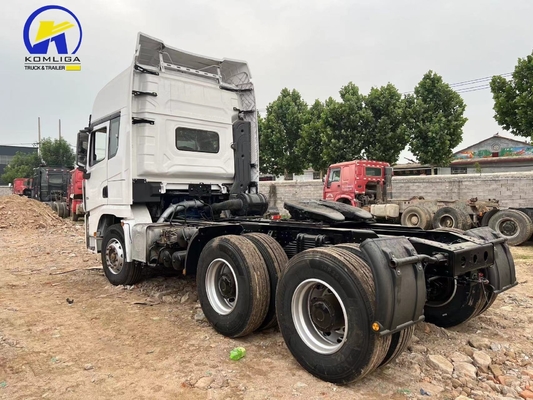 Hombre 16 toneladas de dos etapas de reducción de engranaje 6.5 relación de velocidad Shacman 6X4 Prime Mover Head Truck