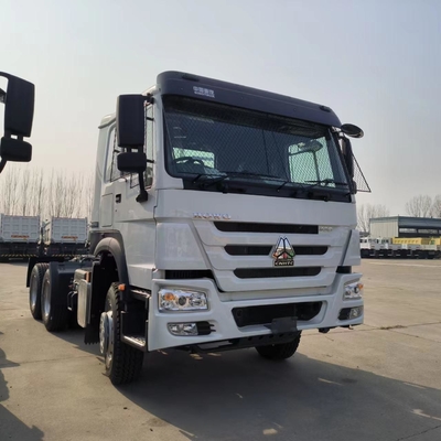 Certificación de neumáticos GCC Heavy Duty HOWO Camión tractor para el transporte de remolques