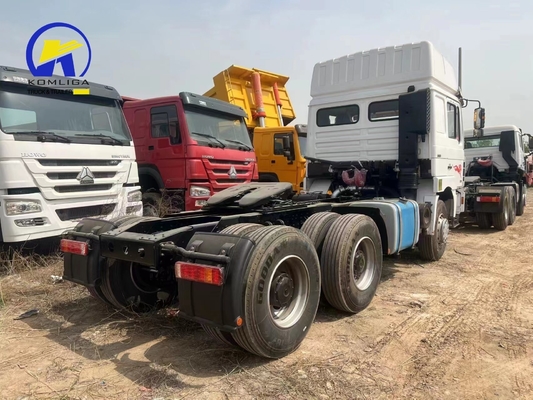 Diseño de neumáticos radiales Shacman 6X4 Cabeza de remolque Camión tractor con eje delantero 7.5 toneladas