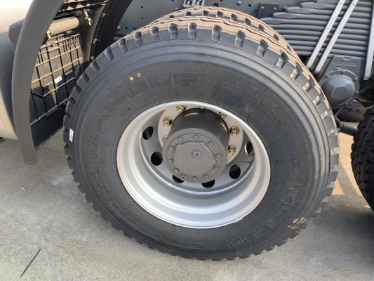 Sinotruk HOWO 6X4 10 ruedas motor de tracción camión de cabeza de tractor con apoyo de piezas de repuesto