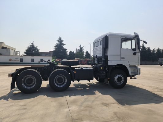 Shacman 6X4 Camión pesado &gt; 8L Capacidad del motor Hombre 7.5 toneladas Eje delantero / Utilizado para remolque