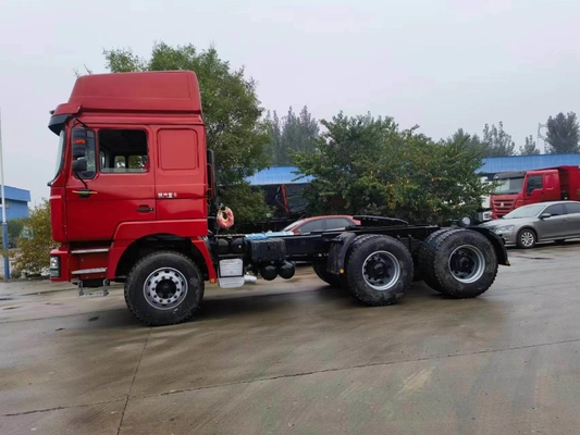 Shacman 6X4 Camión pesado &gt; 8L Capacidad del motor Hombre 7.5 toneladas Eje delantero / Utilizado para remolque