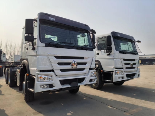Gran capacidad de carga 3 ejes 6X4 HOWO camión tractor para África Base de tracción 50 / 90 opcional