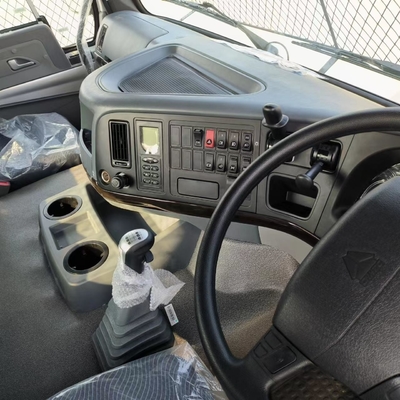 Gran capacidad de carga 3 ejes 6X4 HOWO camión tractor para África Base de tracción 50 / 90 opcional
