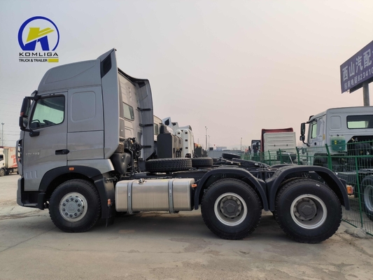 Sinotruk HOWO Camión 6X4 10 ruedas Camión tractor usado con tanque de aceite de aluminio de 400L