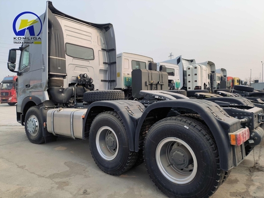 Sinotruk HOWO Camión 6X4 10 ruedas Camión tractor usado con tanque de aceite de aluminio de 400L