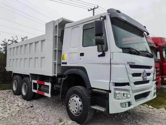 Camión HOWO de segunda mano con tirador en buenas condiciones 6×4 Volante motriz Zf8118 Sistema de dirección