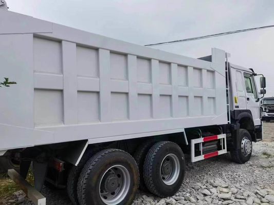 Camión HOWO de segunda mano con tirador en buenas condiciones 6×4 Volante motriz Zf8118 Sistema de dirección