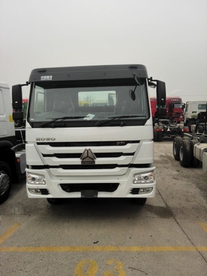 Diseño de neumáticos radiales 371HP Sinotruk HOWO 6 * 4 camión tractor usado con eje delantero de 9 toneladas