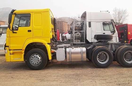 Diseño de neumáticos radiales 371HP Sinotruk HOWO 6 * 4 camión tractor usado con eje delantero de 9 toneladas