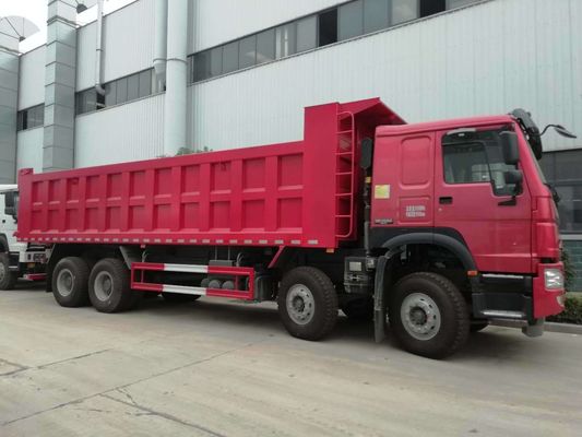 Capacidad de carga del tanque de combustible de 300L 21-30t HOWO 8X4 camión de descarga para condiciones difíciles