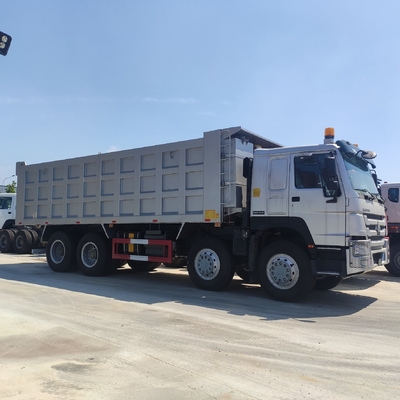 Sinitruk HOWO Camión de carga pesada 8X4 con tirador 351-450 caballos de fuerza Cabina de un dormitorio con aire acondicionado