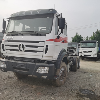 Beiben Benz 4X2 6X4 Prime Mover Camión de cabeza de tractor con diseño de neumáticos radiales