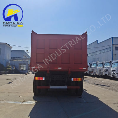 Sinotruk HOWO camión de descarga usado con elevación hidráulica con volante ventral en buenas condiciones