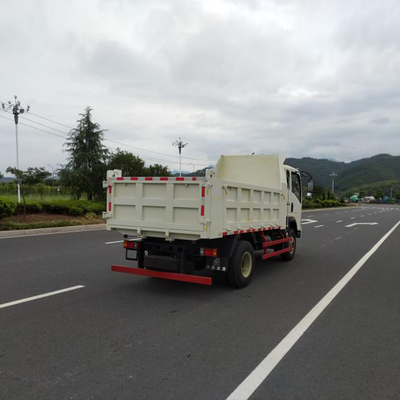 Sinotruk HOWO Homan 4X2 Mini Pequeño camión de 6 ruedas con neumáticos sin tubos en rojo
