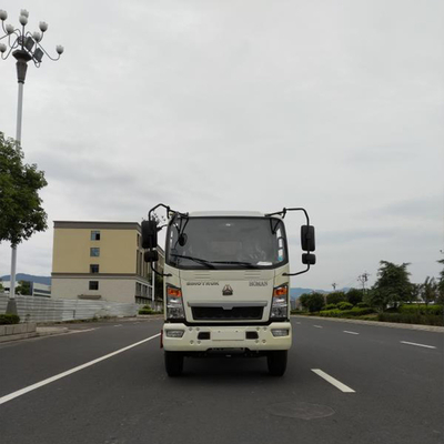 Sinotruk HOWO Homan 4X2 Mini Pequeño camión de 6 ruedas con neumáticos sin tubos en rojo