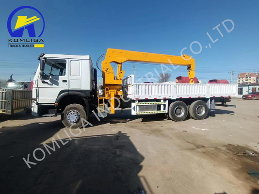 Camión de carga usado 6X4 Sinotruk HOWO con grúa montada en buen estado y asequible