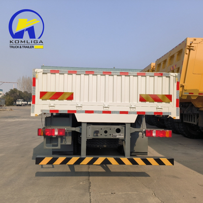 Diseño de neumáticos sin tubos Sinotruk HOWO 8X4 camión de carga pesado con transmisión Wly6t46