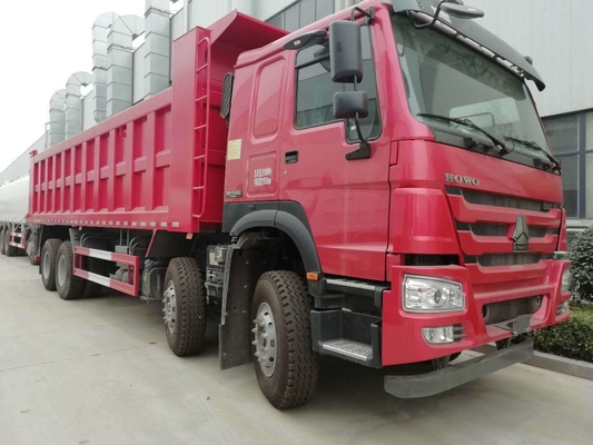 Sinotruk de segunda mano 8X4 12 ruedas HOWO tirador camión de descarga usado con un dormitorio y aire acondicionado