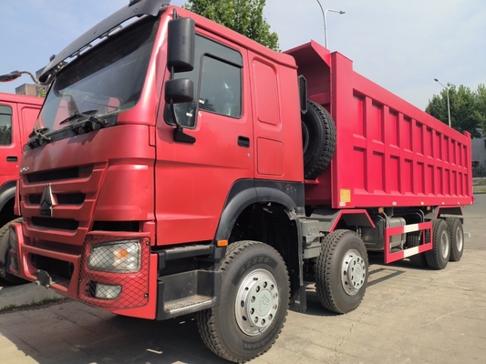 Sinotruk de segunda mano 8X4 12 ruedas HOWO tirador camión de descarga usado con un dormitorio y aire acondicionado