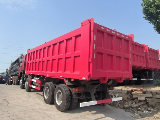 Sinotruk de segunda mano 8X4 12 ruedas HOWO tirador camión de descarga usado con un dormitorio y aire acondicionado