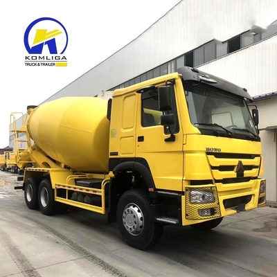 Modo de conducción 6x4 y Zf8118 Dirección Sinotruck usado camión mezclador de hormigón a un precio asequible