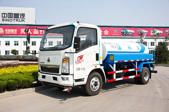 Camión Sinotruck de carga útil de 30T HOWO 4X2 Mini Camión de agua de 2000 galones con motor D12.42
