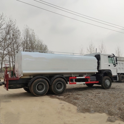 Zf8118 Dirección Sinotruck HOWO 20000 litros Calle Calle Cisterna de agua Camión de rociadores