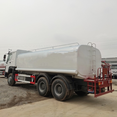 Zf8118 Dirección Sinotruck HOWO 20000 litros Calle Calle Cisterna de agua Camión de rociadores