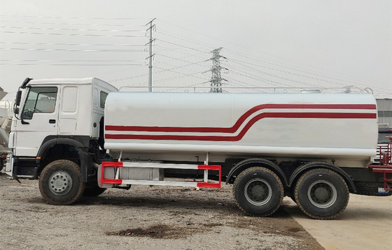 Carga útil de 30T Camión de agua usado Tanque Sinotruck HOWO 6X4 10 Rueda 375HP 20000 litros