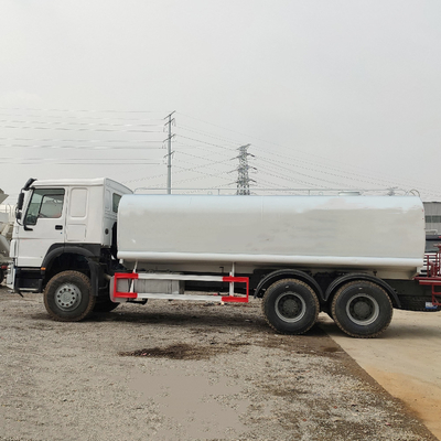 Sinotruck HOWO 371HP 6X4 Camión tanque de agua con capacidad del motor&gt; 8L y diseño duradero