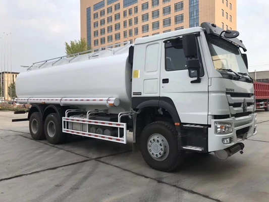 Sinotruck HOWO 6X4 371HP 380HP 20000L Camión tanque de combustible con certificación GCC y neumáticos
