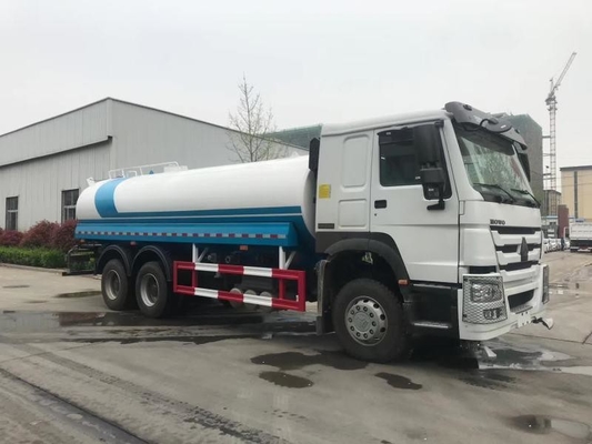 Capacidad de almacenamiento de aceite de 25m3 Sinotruck HOWO 6X4 Camión de tanque de combustible con 2 extintores de incendios