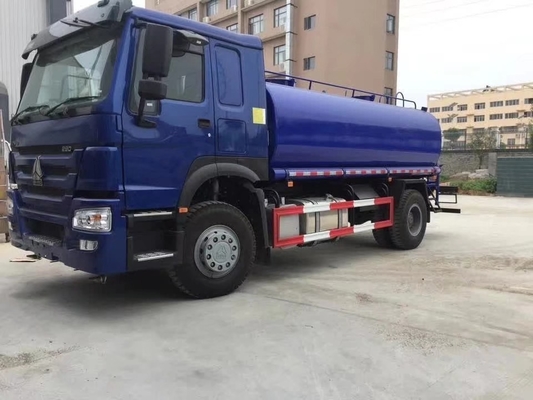 3000 galones 5000 galones 4X2 camión de combustible 6 ruedas camión cisterna de petróleo con dirección Zf8118