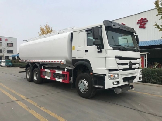 Sinotruck HOWO 6X4 Camión cisterna de combustible con norma de emisiones Euro 2 y placa de extremo de 6 mm