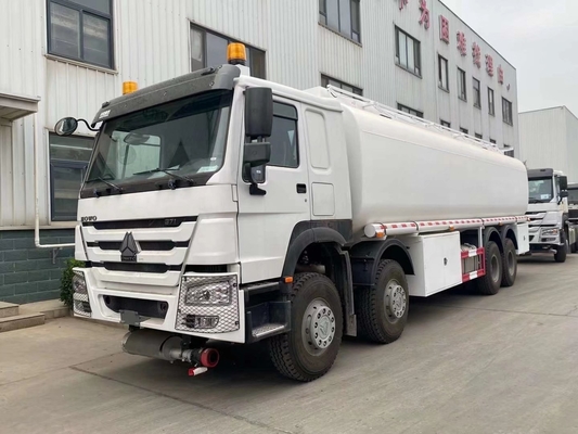 8*4 Sinotruck HOWO Fuel Tank Truck Sensor de medidor de flujo con transmisión manual