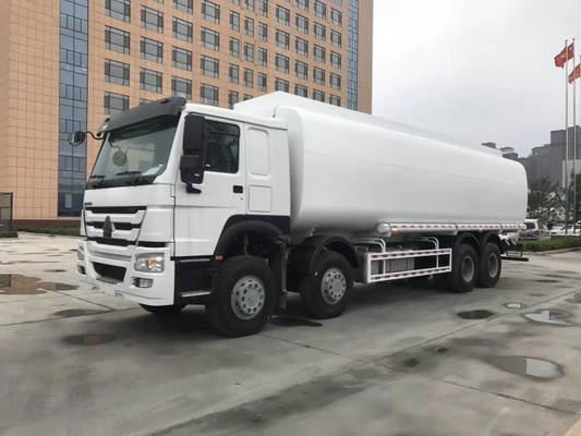 8*4 Sinotruck HOWO Fuel Tank Truck Sensor de medidor de flujo con transmisión manual