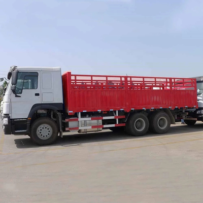 6X4 Sinotruk Vehículo de transporte Caja Camión de carga con apoyo técnico de piezas de repuesto