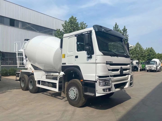 Transmisión manual 6-10 Cbm Sinotruk HOWO camión mezclador con eje de accionamiento de doble reducción